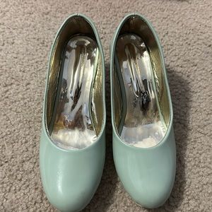 Handmade women’s pump heels